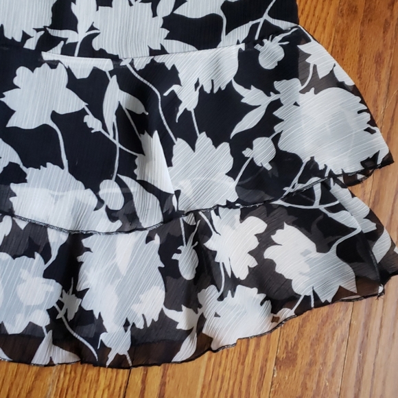 Skirt - Picture 2 of 4